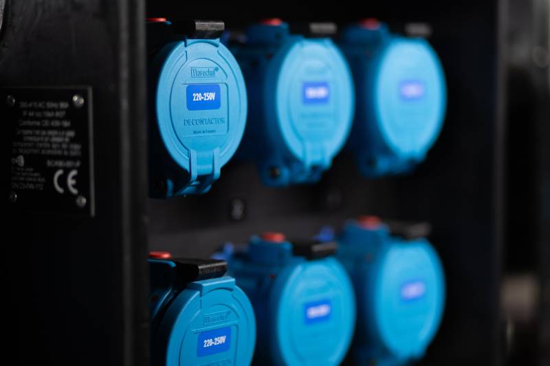 Location de boitiers de distribution électrique pour vos plateaux de tournages