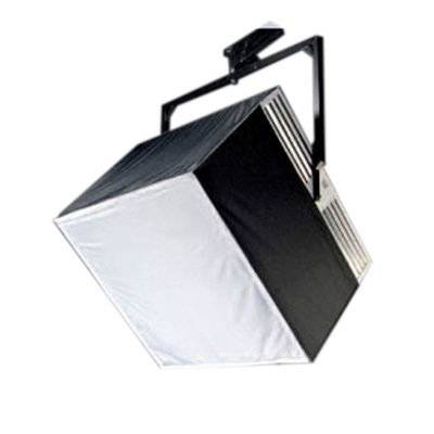 Louer une luciole compact 1kW tungsten 3200K pour vos tournages dans les Alpes-Maritimes