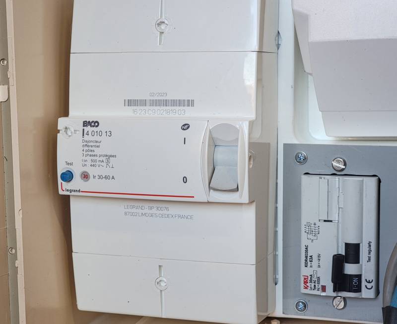 LOUER UN COFFRET EDF POUR VOS PLATEAUX DE TOURNAGES EN REGION PACA